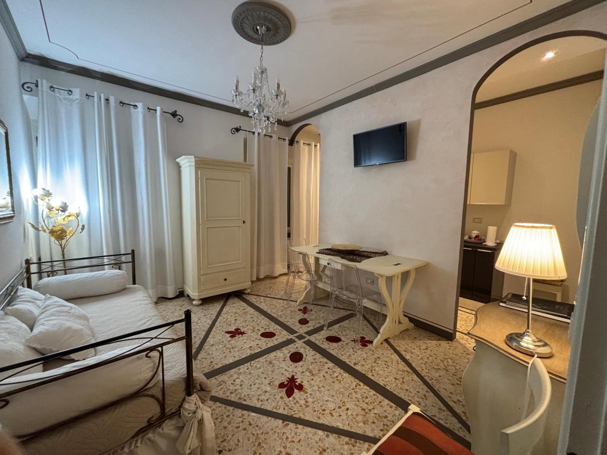 Palazzo Mari Suite & Rooms B&B Montevarchi Ngoại thất bức ảnh