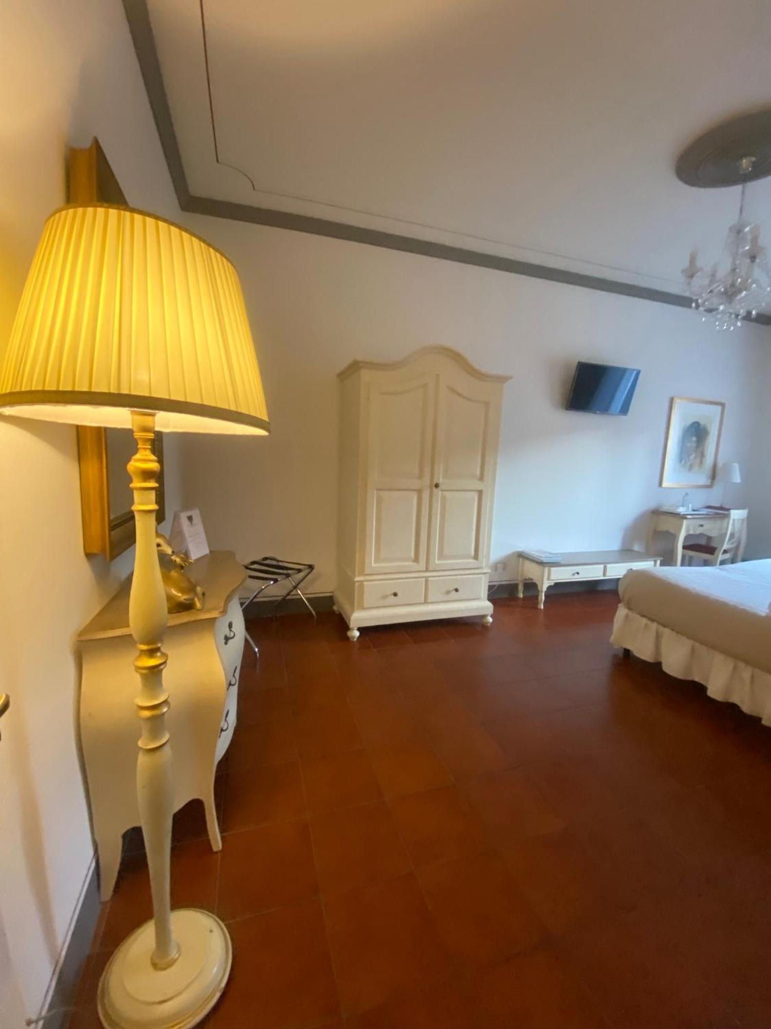 Palazzo Mari Suite & Rooms B&B Montevarchi Ngoại thất bức ảnh