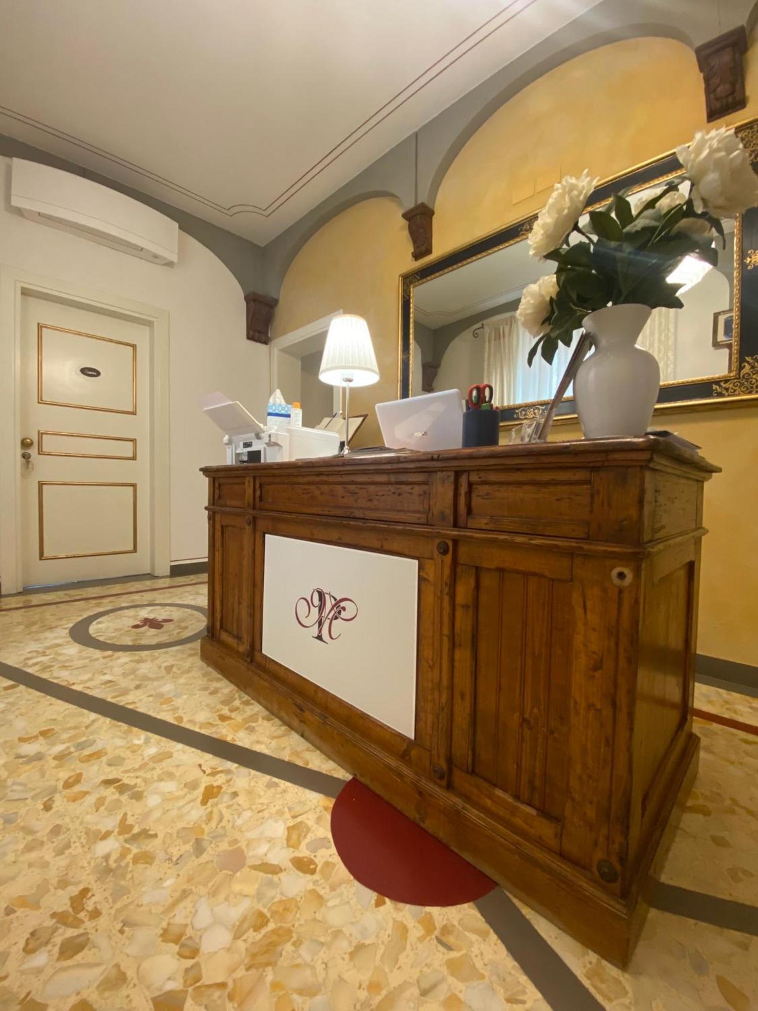 Palazzo Mari Suite & Rooms B&B Montevarchi Ngoại thất bức ảnh