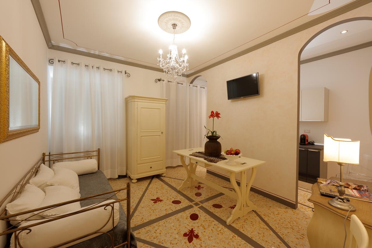 Palazzo Mari Suite & Rooms B&B Montevarchi Ngoại thất bức ảnh