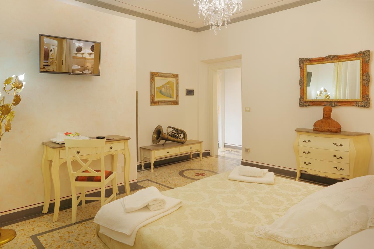 Palazzo Mari Suite & Rooms B&B Montevarchi Ngoại thất bức ảnh