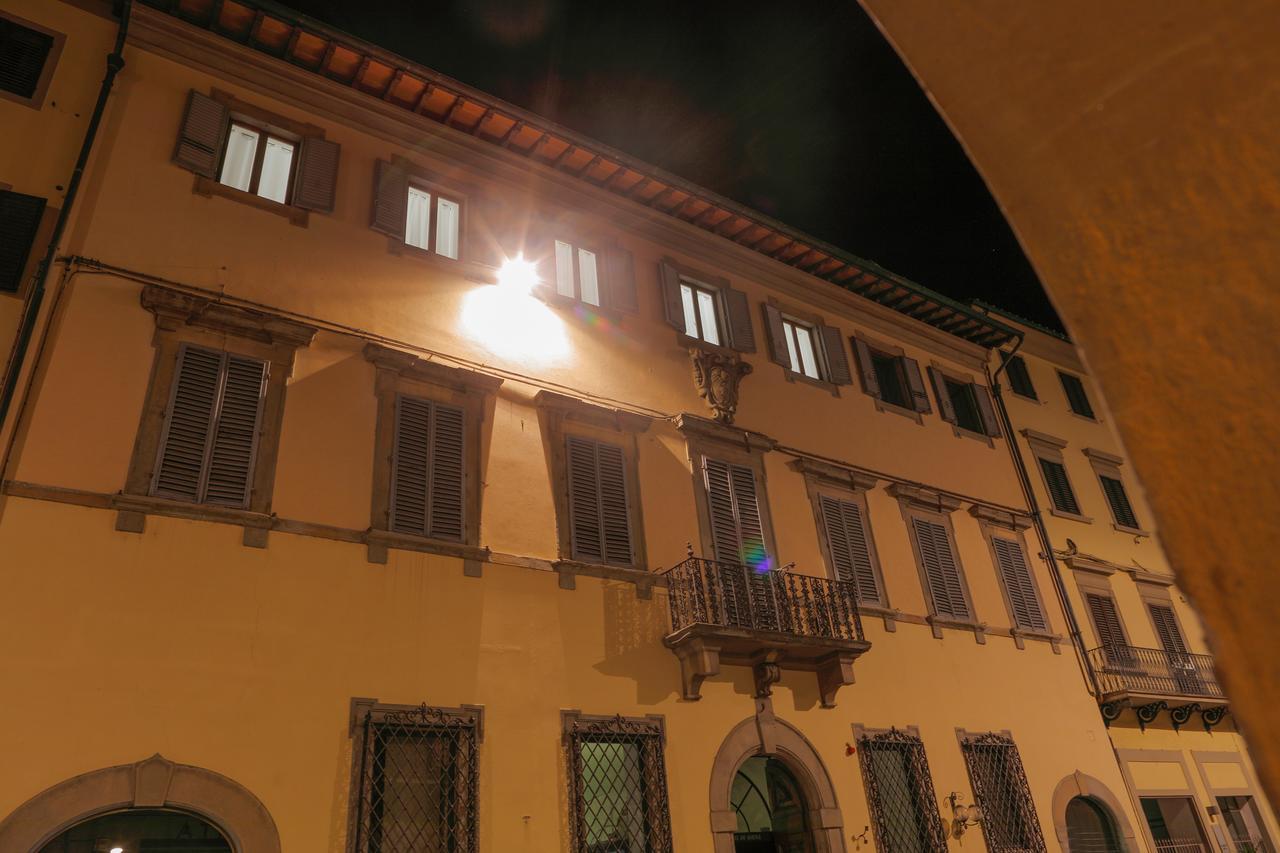 Palazzo Mari Suite & Rooms B&B Montevarchi Ngoại thất bức ảnh